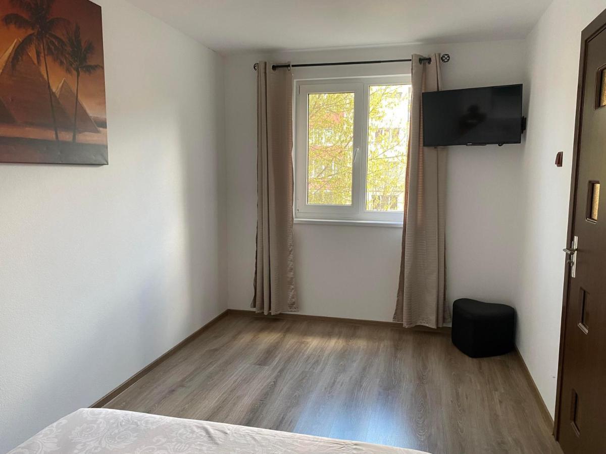 Apartament Cristian Apartment โอร์โชวา ภายนอก รูปภาพ