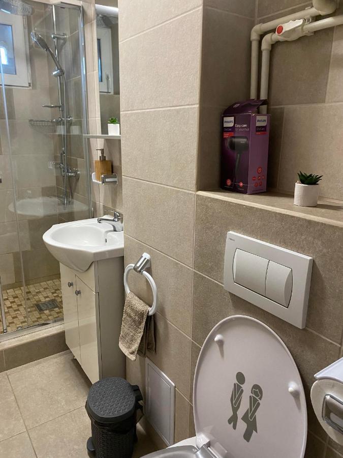 Apartament Cristian Apartment โอร์โชวา ภายนอก รูปภาพ