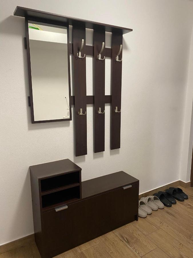 Apartament Cristian Apartment โอร์โชวา ภายนอก รูปภาพ